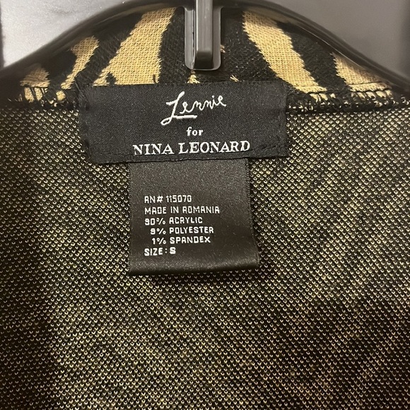 Zebra Print Trendy Sweater - Picture 2 of 3